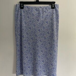 Dizaro Collection Floral Lavender Pencil Skirt in size medium